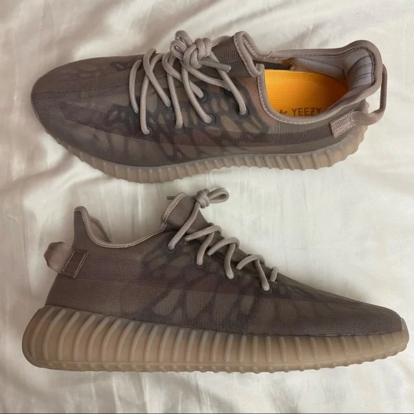 Yeezy Boost 350 V2 Mono Mist - Picture 3 of 9